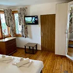 Stella - Private House With Parking Spot, Pool And Sea View וילה וארנה