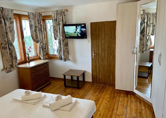 Stella - Private House With Parking Spot, Pool And Sea View 빌라 바르나