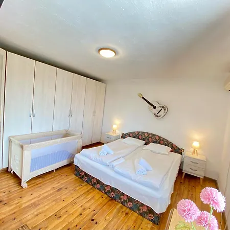 Stella - Private House With Parking Spot, Pool And Sea View