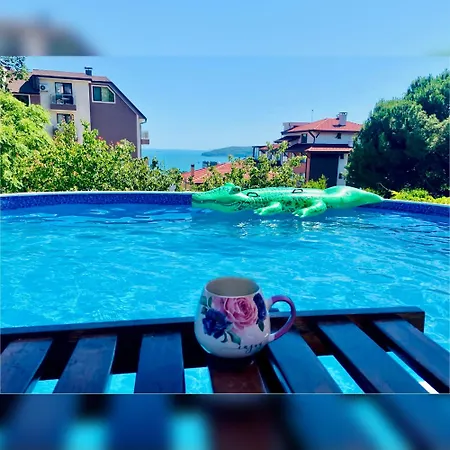 Stella - Private House With Parking Spot, Pool And Sea View * Varna